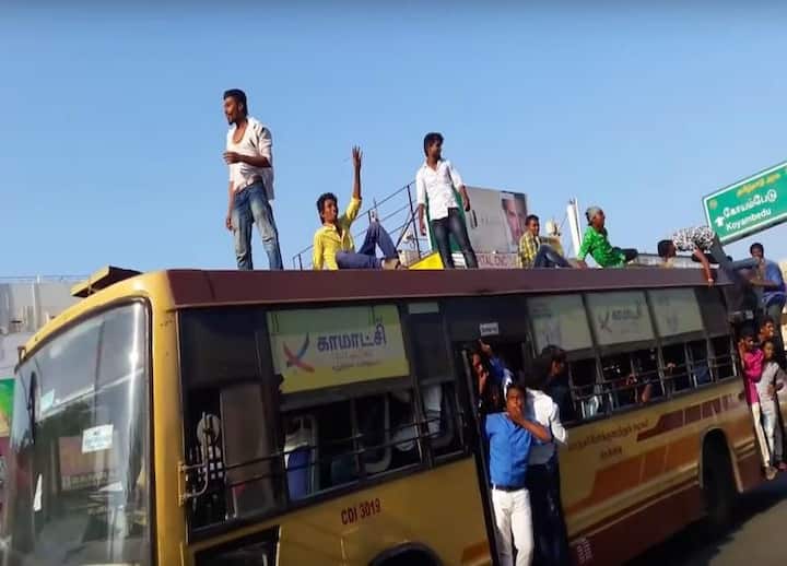 In Chennai, the clashes caused by the Root Head and the Busday celebration have started to resurface வழிய விடு! வராரு.. ரூட் தல.. சண்டையில் முண்டியடித்த கல்லூரி மாணவர்கள்!