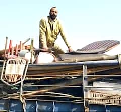 Farmer Protest : ਦਿੱਲੀ ਨੈਸ਼ਨਲ ਹਾਈਵੇ 'ਤੇ ਦਿੱਲੀ ਬਾਰਡਰਾਂ ਤੋਂ ਵਾਪਸ ਪਰਤ ਰਹੇ ਕਿਸਾਨ ਨੱਚ-ਗਾ ਕੇ ਮਨਾ ਰਹੇ ਜਸ਼ਨ, See Photos