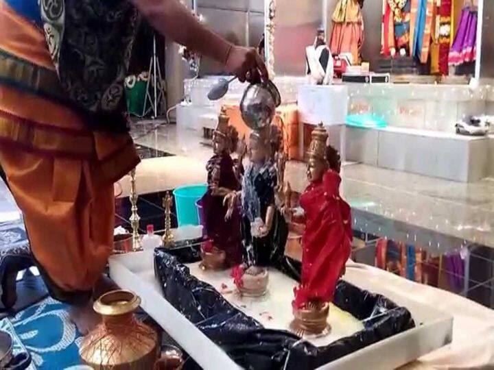 Lakshmi Ji: घर में बनाए रखनी है मां लक्ष्मी की कृपा, तो धन-समृद्धि के लिए करें ये उपाय lakshmi ji upay follow these easy steps to maintain prosperity at home Lakshmi Ji: घर में बनाए रखनी है मां लक्ष्मी की कृपा, तो धन-समृद्धि के लिए करें ये उपाय