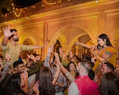PICS: Katrina Kaif And Vicky Kaushal Groove To Bhangra Beats At Their Mehendi Ceremony