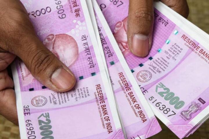 इसके बाद में FTO जेनरेट होता है, जिसमें Generated and Payment confirmation is pending दिखाई देता है. इसका मतलब होता है कि किसानों के खाते में पैसा जल्द ही आने वाला है.