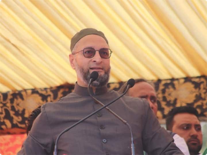 Asaduddin Owaisi Mumbai Rally police took these steps against the organizers Asaduddin Owaisi Mumbai Rally: असदुद्दीन ओवैसी ने मुंबई में संबोधित की रैली, पुलिस ने आयोजकों के खिलाफ उठाया ये कदम