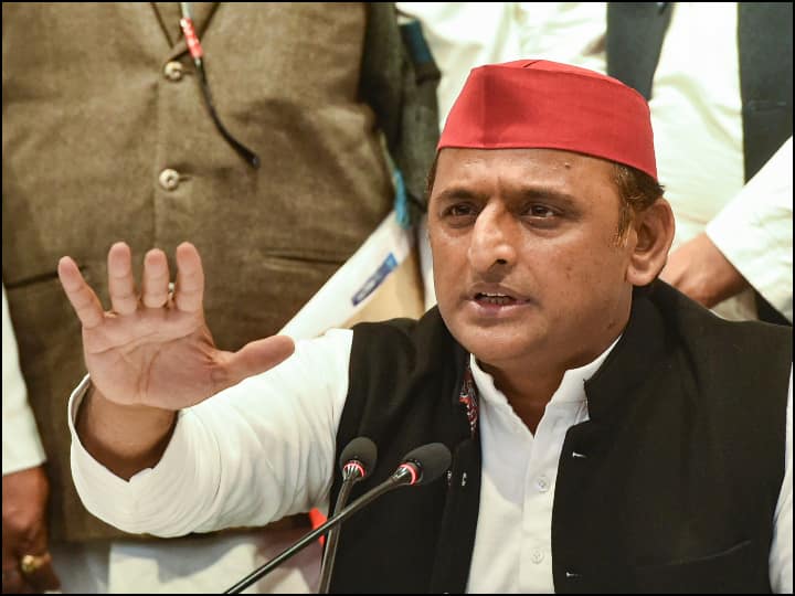 UP Election 2022: Akhilesh Yadav's counterattack, said- BJP twists the statement ANN UP Election 2022: अखिलेश यादव का पलटवार, कहा- बीजेपी बयान को ट्विस्ट करती है
