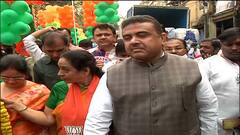 KMC Election 2021: জোড়াসাঁকোয় BJP প্রার্থী মীনাদেবী পুরোহিতের সঙ্গে রবিবাসরীয় প্রচারে শুভেন্দু অধিকারী | Bangla News