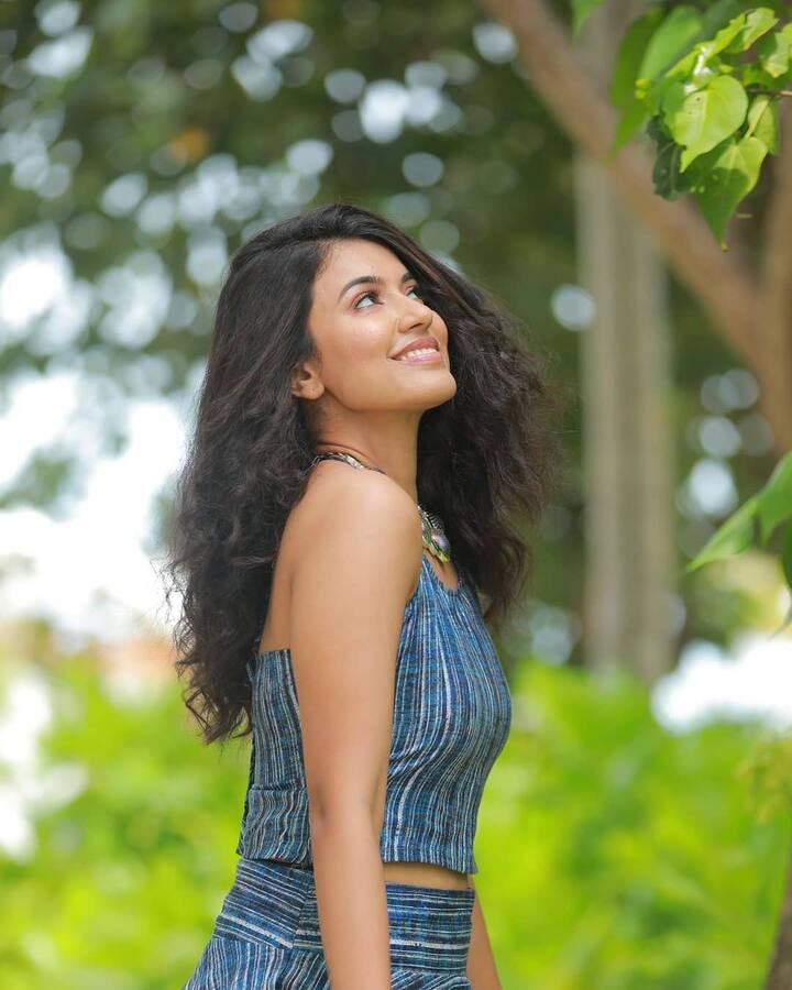 கனவில் வந்த பெண்ணே நீயே நீதானோ