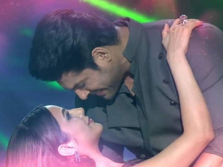 Siddharth Shukla Birth Anniversary Special: The Late Actor's Sizzling Chemistry With Shehnaaz Gill Siddharth Shukla Birth Anniversary Special: The Late Actor's Sizzling Chemistry With Shehnaaz Gill