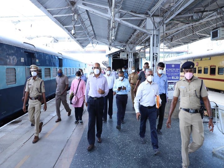 Southern Railway General Manager inspects Madurai-Trichy double track மதுரை - திருச்சி இரட்டை வழிப் பாதையில் தெற்கு ரயில்வே பொதுமேலாளர் ஆய்வு