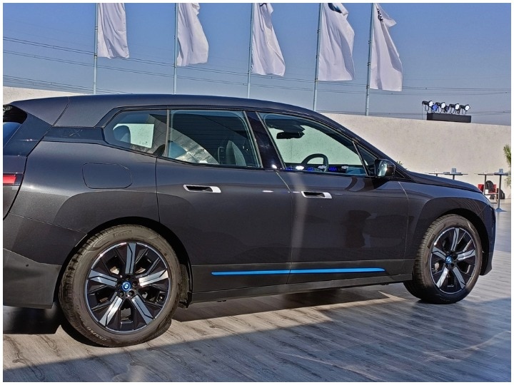 BMW iX Electric SUV भारत में लॉन्च, 425 किलोमीट की रेंज के साथ पहली बार दिया गया है ये फीचर