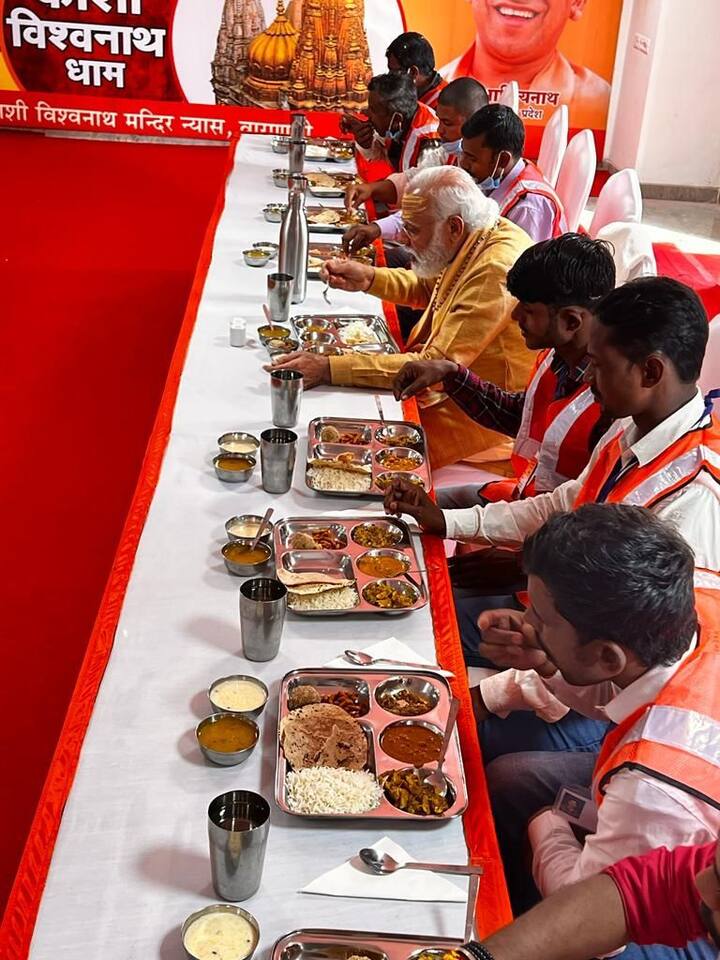 आज पीएम ने काशी विश्वनाथ कॉरिडोर का उद्घाटन किया. इससे पहले उन्होंने मज़दूरों का आभार भी जताया. उद्घाटन के मौके पर पीएम नरेंद्र मोदी ने कहा कि,