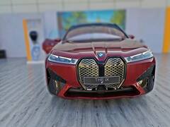 BMW iX electric SUV first look review: BMW ix ઈલેક્ટ્રિક SUVની કિંમત છે 1.15 કરોડ, 10 મિનિટમાં 100 કિમીની બેટરી થશે ચાર્જ