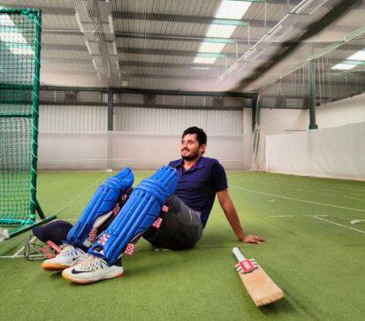 રોહિત શર્માને દક્ષિણ આફ્રિકા ટૂર પહેલા વનડે ટીમનો કેપ્ટન બનાવાયો છે, તે વિરાટ કોહલીના સ્થાને હવે લિમિટેડ ઓવર ફોર્મેટમાં કેપ્ટનશિપ કરતો નજરે પડશે. રોહિત શર્માને ટ્રેનિંગ સેશન દરમિયાન ઈજા થતા, ત્રણ ટેસ્ટની સીરીઝમાંથી બહાર થઈ ગયો છે. તેની જગ્યાએ ગુજરાતના બેટ્સમેન પ્રિયાંક પંચાલને 18 સભ્યવાળી ટીમમાં સામેલ કરાયો છે.