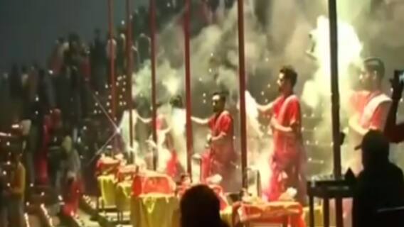 કાશી: દશાશ્વમેઘ ઘાટ પર પ્રધાનમંત્રી નરેન્દ્ર મોદીએ આરતી ઉતારી, જુઓ ગુજરાતી ન્યૂઝ