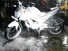 Bike Tips: मोटरसाइकिल धोते वक्त बरतें ये सावधानियां, नहीं तो हो सकती है परेशानी