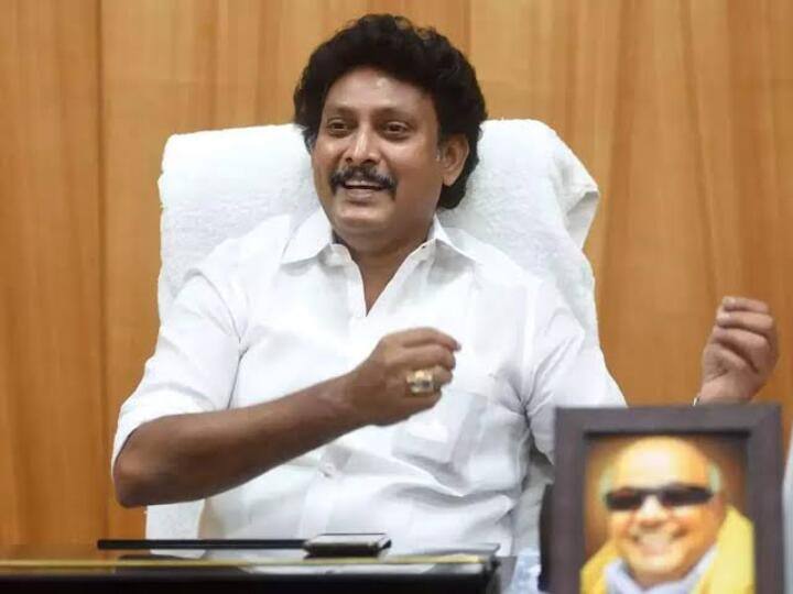 Arakkonam Minister Anbil Mahesh speaking at the function ‛நான் அமைச்சர் இல்லை... வாட்ச்மேன்...’ -அமைச்சர் அன்பில் மகேஷ் பேச்சு!