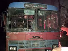 Srinagar Terror Attack: శ్రీనగర్ లో పోలీసుల బస్సుపై ఉగ్రదాడి... ఇద్దరు మృతి, 12 మందికి గాయాలు... విచారణకు ప్రధాని ఆదేశం