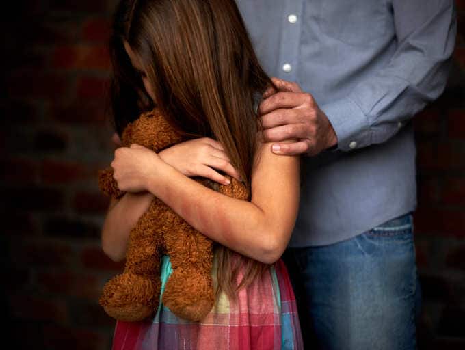 How to prevent child sexual abuse, How to protect from physical abuse- Know in Detail பயிரை மேயும் வேலிகள்? பாலியல் வன்முறைக்கு பலியாகும் பிஞ்சுகள்... தீர்வுகள் என்ன?