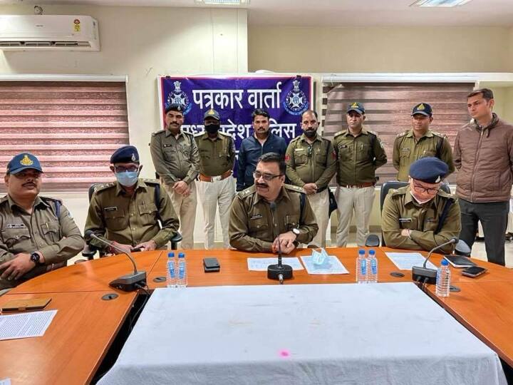 Ujjain News couple arrested in connection with kidnapping police ANN Ujjain News: शादी के छह साल बाद बच्चे की चाहत में दंपत्ति बने किडनैपर, 200 कैमरों की मदद से सुलझा मामला