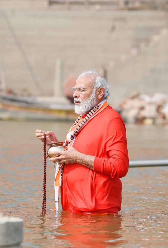కాశీ విశ్వనాథ్ కారిడార్​' ఫేజ్1  ప్రారంభానికి ముందు మోదీ ప్రత్యేక పూజలు