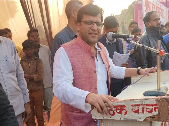 Uttar pradesh Election 2022 Mathura will undergo historic development under BJP: UP deputy speaker nitin agarwal UP Election: अब यूपी विधानसभा उपाध्यक्ष Nitin Agarwal ने उठाया Mathura का मुद्दा, बोले- बीजेपी दो लड़ाइयां जीत चुकी है, तीसरी भी जीतेगी