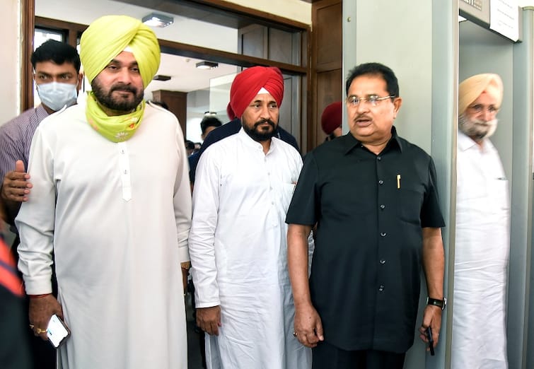 Punjab Election 2022: Congress appoints Pradesh Election Committee of Punjab ahead Punjab Elections 2022 Punjab Election 2022: ਪੰਜਾਬ 'ਚ ਨਵਜੋਤ ਸਿੰਘ ਸਿੱਧੂ ਹੋਣਗੇ ਕੈਪਟਨ, ਜਾਣੋ ਕਿਸ ਨੂੰ ਮਿਲੀ ਕੀ ਜ਼ਿੰਮੇਵਾਰੀ