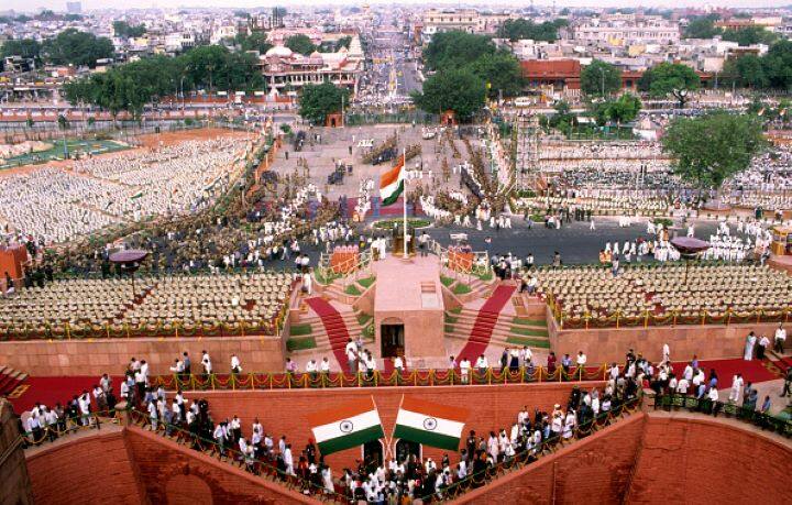 R-Day celebrations to take place with stricter restrictions, further reduction in number of visitors likely R-Day 2022 celebrations : কোভিড বিধি, বাড়তি সুরক্ষায় জোর; কড়া নিরাপত্তায় প্রজাতন্ত্র দিবস পালনের সিদ্ধান্ত