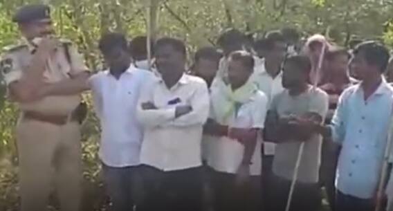 Tiger Fear : జయశంకర్ భూపాలపల్లి జిల్లాలో వాహనాలను వెంటాడుతున్న పెద్దపులి