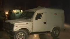 Srinagar में जवानों की बस पर हमला, Kashmir Tigers ने ली हमले की जिम्मेदार | Bharat Ki Baat