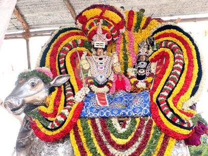 Sunday Festival at Thirunageswaram Naganathaswamy Temple திருநாகேஸ்வரம் நாகநாதசுவாமி கோயிலில் கடை ஞாயிறு விழா- ஆயிரக்கணக்கான பக்தர்கள் புனிதநீராடல்