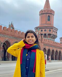 Maithili Thakur: आज घर-घर में मशहूर हैं Maithili Thakur, स्कूल में बच्चे उड़ाते थे मजाक तो फूट-फूटकर रोती थीं सिंगर, जानिए वजह