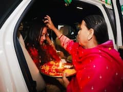 Tejashwi-Rachel Photos: युवाओं को 'Couple Goals' दे रहे तेजस्वी-रेचल, तस्वीरों में दिख रहा दोनों के बीच का प्यार, See Photos