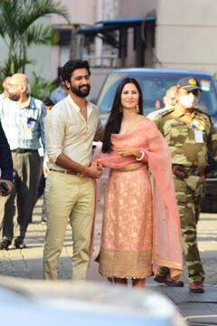 Katrina Vicky Post Marriage: হাতে চূড়া, সিঁথিতে সিঁদুর, বিয়ের পর স্বামী ভিকির হাতে হাত রেখে মুম্বইতে ক্যাটরিনা