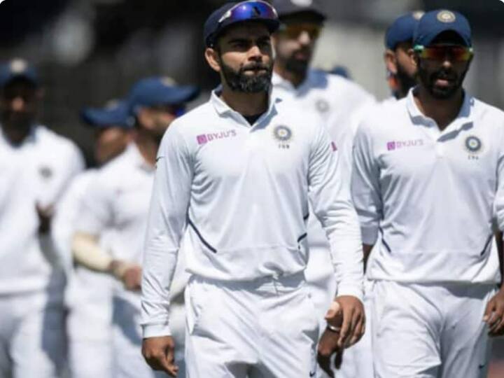 india vs south africa virat kohli join team in mumbai quarantine Virat Kohli in Quarantine: विराट कोहली मुंबई में टीम इंडिया से जुड़े, साउथ अफ्रीका जाने से पहले दो दिन रहेंगे क्वारंटीन