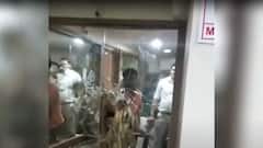 Raid in Mumbai's Deepa Bar, secret of the closed cavity | Sansani (13 Dec 2021)