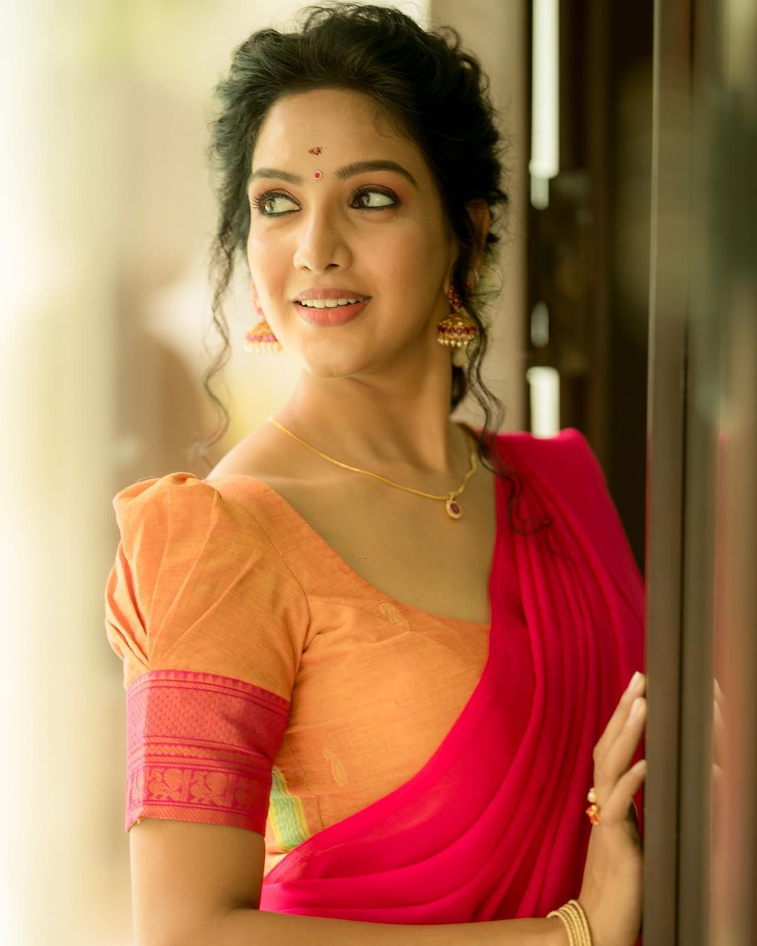 பாவனி துவக்கத்தில் இருந்த