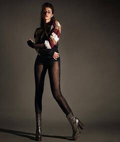 Ananya Panday Photos: अनन्या पांडे का अजब-गजब लुक, सिल्वर बूट्स, जालीदार कपड़े पहन इंटरनेट पर मचाया तहलका