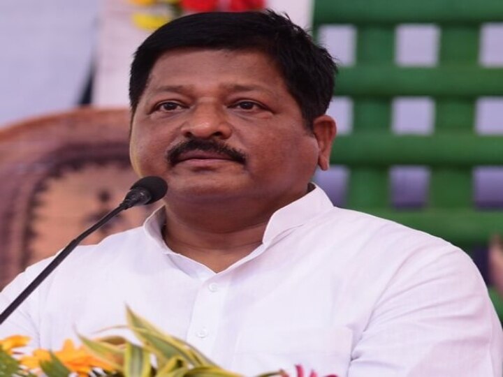 Odisha Minister Attack:  சட்டத்துறை அமைச்சர் மீது செருப்பு வீச்சு... மனநலம் பாதிக்கப்பட்டவரை தாக்கிய ஆதரவாளர்கள்!