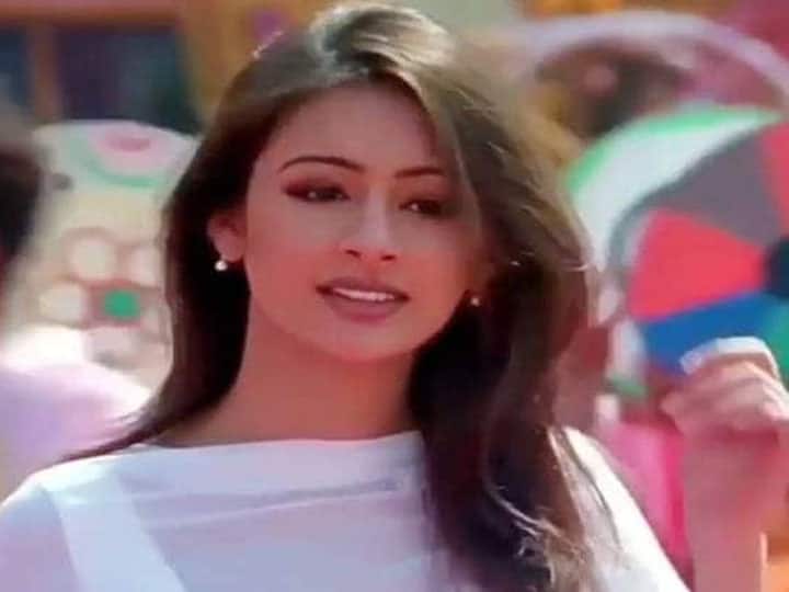 सबसे पहले हम बात करते हैं फिल्म 'मोहब्बतें' (Mohabbatein) की हिरोइन प्रीति झंगियानी की. प्रीति झंगियानी को हमने फिल्म मोहब्बते (Mohabbatein Movie) में डेब्यू करते हुए देखा था जो फिल्म काफी सुपरहिट साबित हुई थी. इस फिल्म की सफलता के बाद प्रीति से उनके फैंस की उम्मीदें काफी बढ़ गई थीं, लेकिन फिर इस फिल्म के बाद प्रीति झंगियानी ज्यादा नही दिखीं.