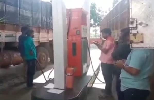 Petrol Diesel Price Today 16 December 2021 know rates fuel price in your city Telangana Andhra Pradesh Amaravati Hyderabad Petrol-Diesel Price, 16 December: వాహనదారులకు షాక్! ఈ నగరాల్లో ఎగబాకిన పెట్రో, డీజిల్ ధర.. ఇక్కడ మాత్రం స్థిరం
