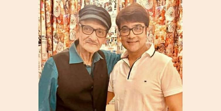 Biswajit Chatterjee Birthday: Prosenjit Chatterjee wishes father Biswajit Chatterjee on Birthday Biswajit Chatterjee Birthday: 'এভারগ্রিন' বিশ্বজিৎ চট্টোপাধ্যায়কে জন্মদিনের শুভেচ্ছা ছেলে প্রসেনজিতের