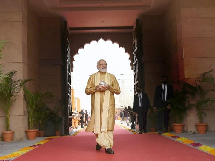 The second day of the Prime Minister Modi visit to Banaras, know the minute-to-minute program वाराणसी: प्रधानमंत्री के बनारस दौरे का दूसरा दिन, आज बीजेपी शासित राज्यों के सीएम की लेंगे परीक्षा, जानें मिनट-टू-मिनट कार्यक्रम