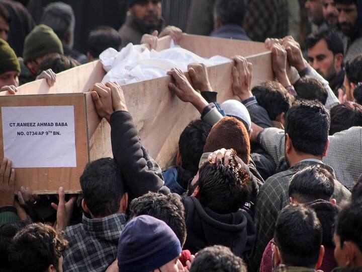 प्रधानमंत्री नरेंद्र मोदी ने हमले पर रिपोर्ट मांगी है और शोक संतप्त परिवारों के प्रति संवेदना व्यक्त की.