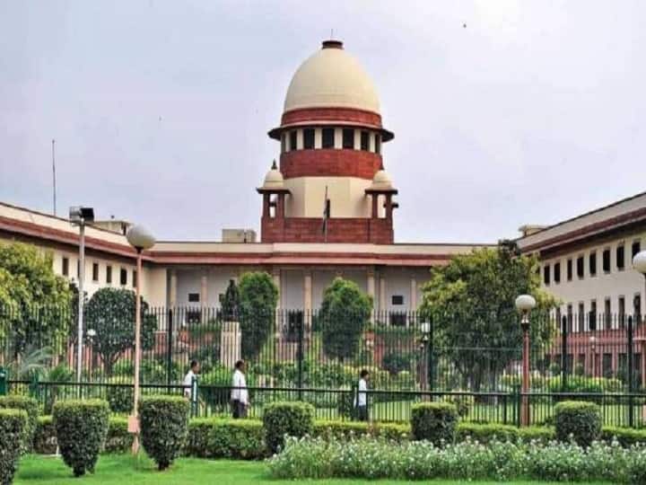 Supreme Court decided to shift to the virtual system of hearings from January 3 for two weeks in view of rise in COVID-19 Supreme Court Update: సుప్రీంపై ఒమిక్రాన్ ఎఫెక్ట్.. ఇక వర్చువల్‌గానే విచారణలు