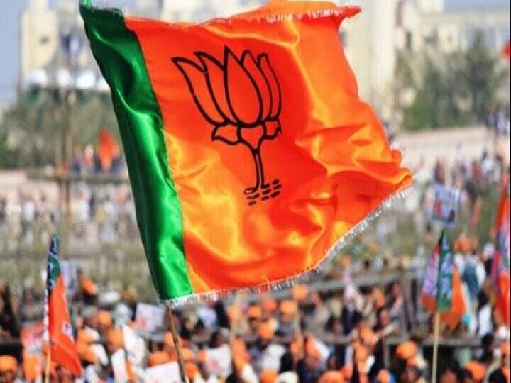 Maharashtra Vidhan Parishad Election 2021: Vasant Khandelwala's victory by 109 votes, Shiv Sena's Gopikishan Bajoria Loss Vidhan Parishad Election 2021: अकोल्यात भाजपचा 'वसंत' फुलला, काय होती पक्षाची रणनीती?