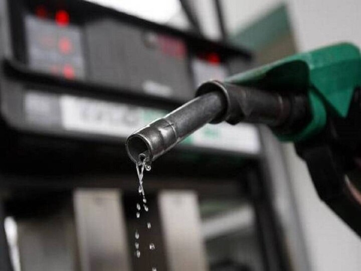 Petrol Diesel Price: புது அப்டேட் இல்லை... விலை மாற்றமின்றி விற்பனையாகும் பெட்ரோல், டீசல்!