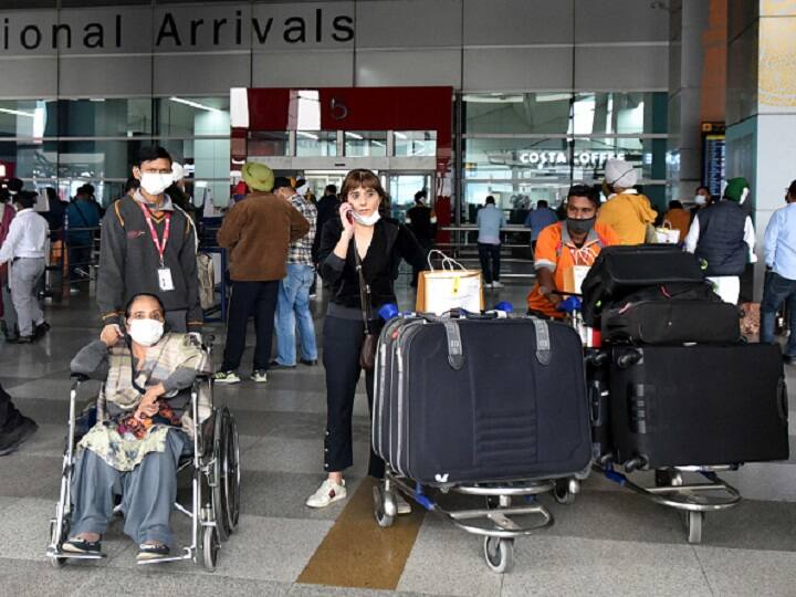 Kuwait Indian Workers left job Corona Pandemic Indian Expats Leave returned to India Kuwait: कुवैत में काम कर रहे भारतीय कामगारों को झटका, पिछले साल करीब 48 हजार मजदूर देश छोड़ने के लिए हुए मजबूर