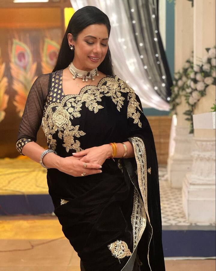 शो में अनुज कपाड़िया के एक्सीडेंट के बाद अनुपमा को अपने प्यार का एहसास हो गया हैं. कहानी में आए नए मोड़ के बाद अब मेकर्स उनके लुक में भी बदलाव करने जा रहे हैं.