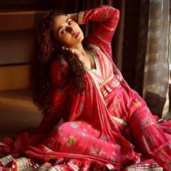 PHOTO: नजरेत चमक, नाजूक अदा; अमृताच्या फोटोवर चाहते फिदा