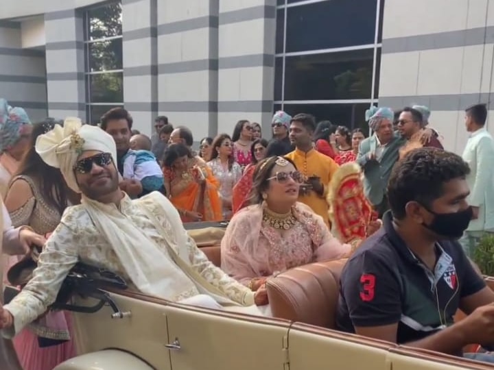 Ankita Lokhande-Vicky Jain Wedding: Groom Arrives In Style In A Vintage Car. Watch Video