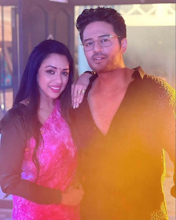 अनुपमा टीवी के सबसे पॉपुलर सीरियल्स में से एक हैं. शो को काफी अच्छी टीआरपी मिलती हैं. कहानी में आए ट्विस्ट एंड टर्न दर्शकों का भरपूर मनोरंजन कर रहे हैं.