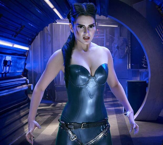 कंगना रनौत तीन बार राष्ट्रीय पुरस्कार जीत चुकी हैं. अपने फिल्मी करियर में कंगना ने कृष 3 में नेगेटिव रोल प्ले किया था. इस फिल्म में उनके काम को खूब पसंद किया गया था. फिल्म में रितिक रोशन भी थे.